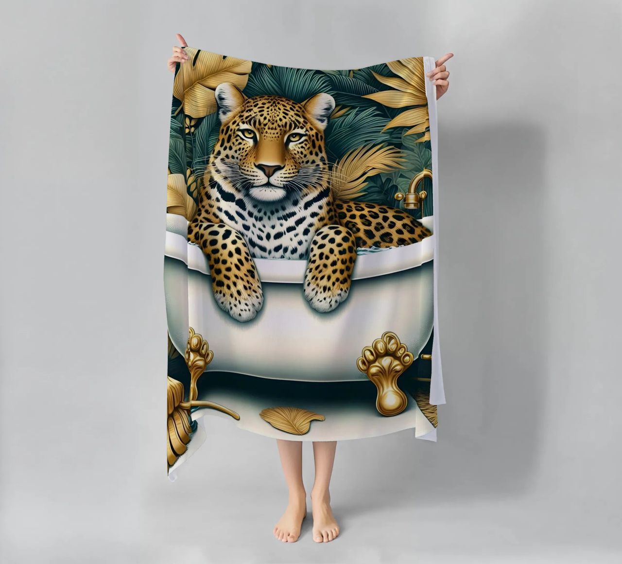 Leopardo in bagno telo mare da ARTOMATIC