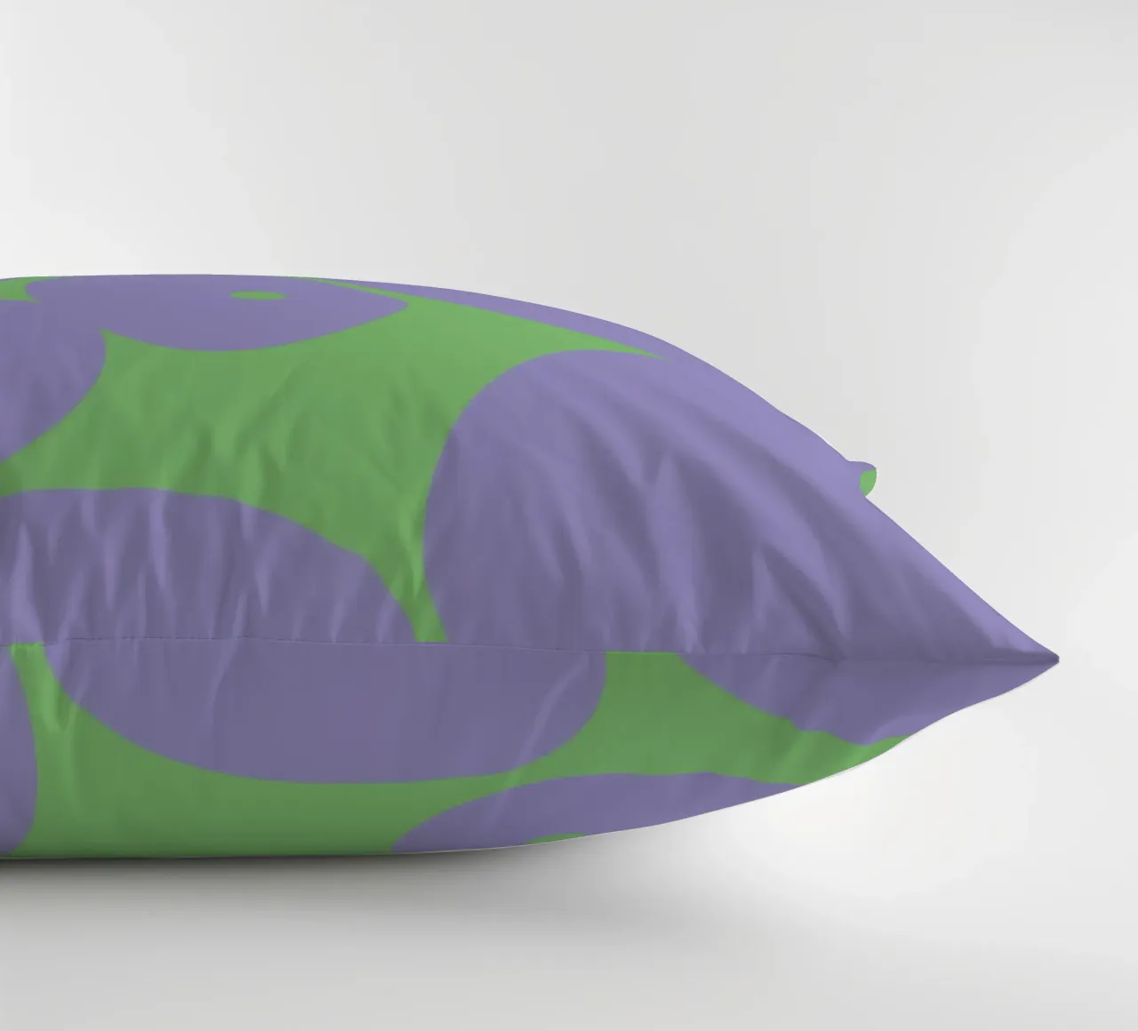smooch purple cuscino da Laura Saggau