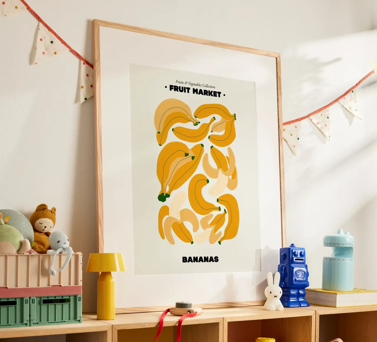 Il mercato della frutta, illustrazione delle banane poster con telaio in legno da Peaches Art Prints