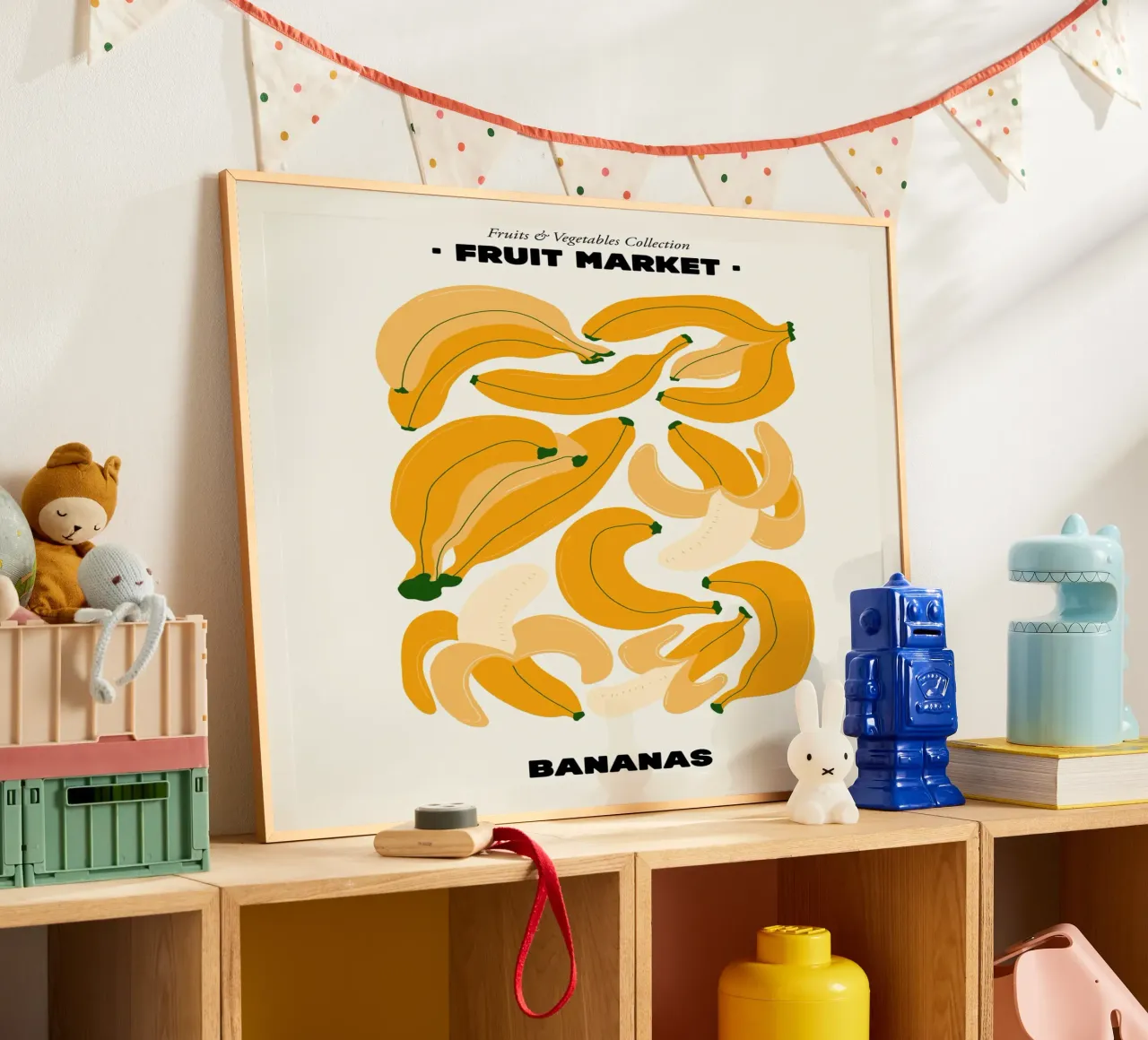 Il mercato della frutta, illustrazione delle banane poster con telaio in legno da Peaches Art Prints
