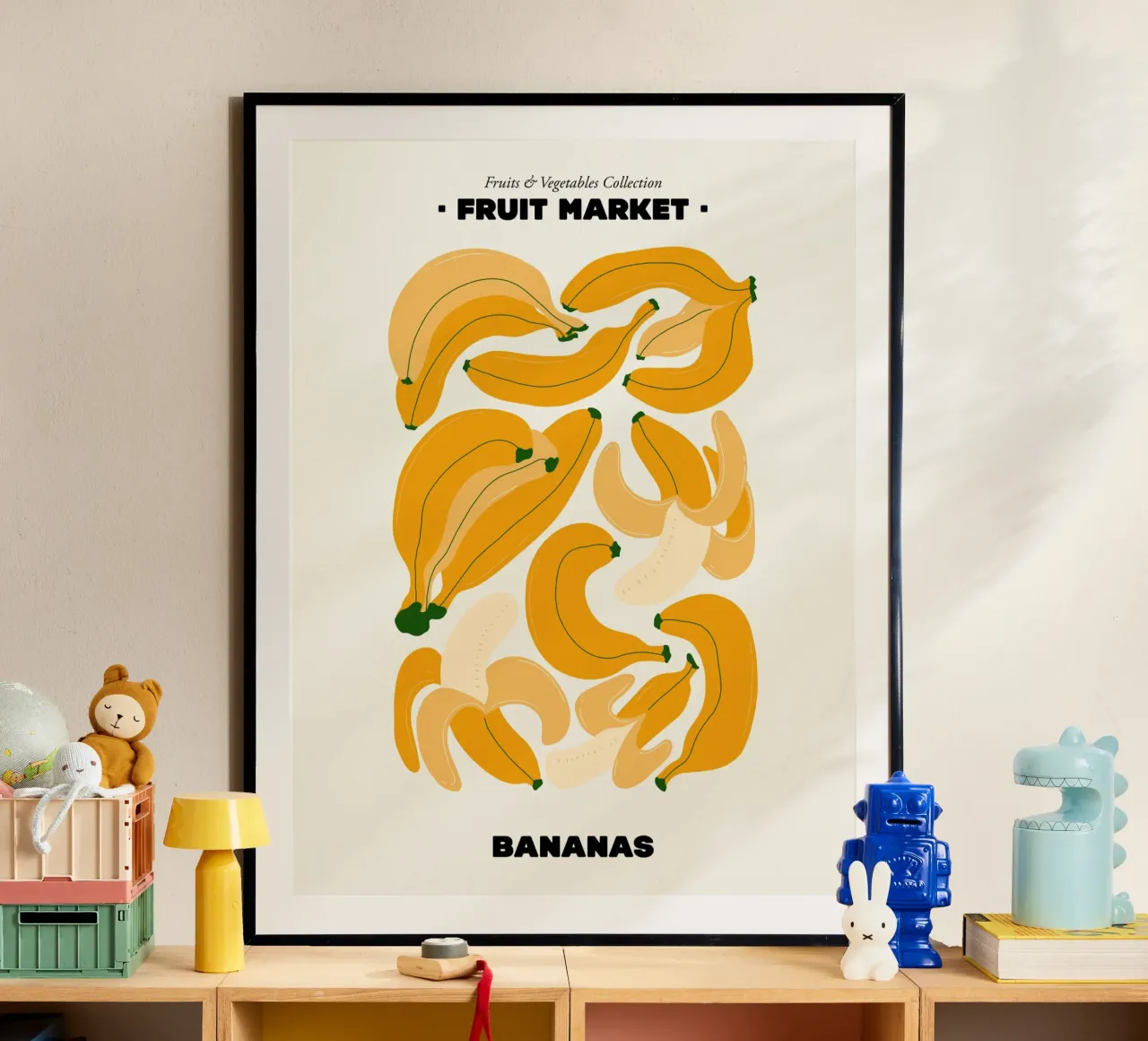 Il mercato della frutta, illustrazione delle banane poster con telaio in legno da Peaches Art Prints