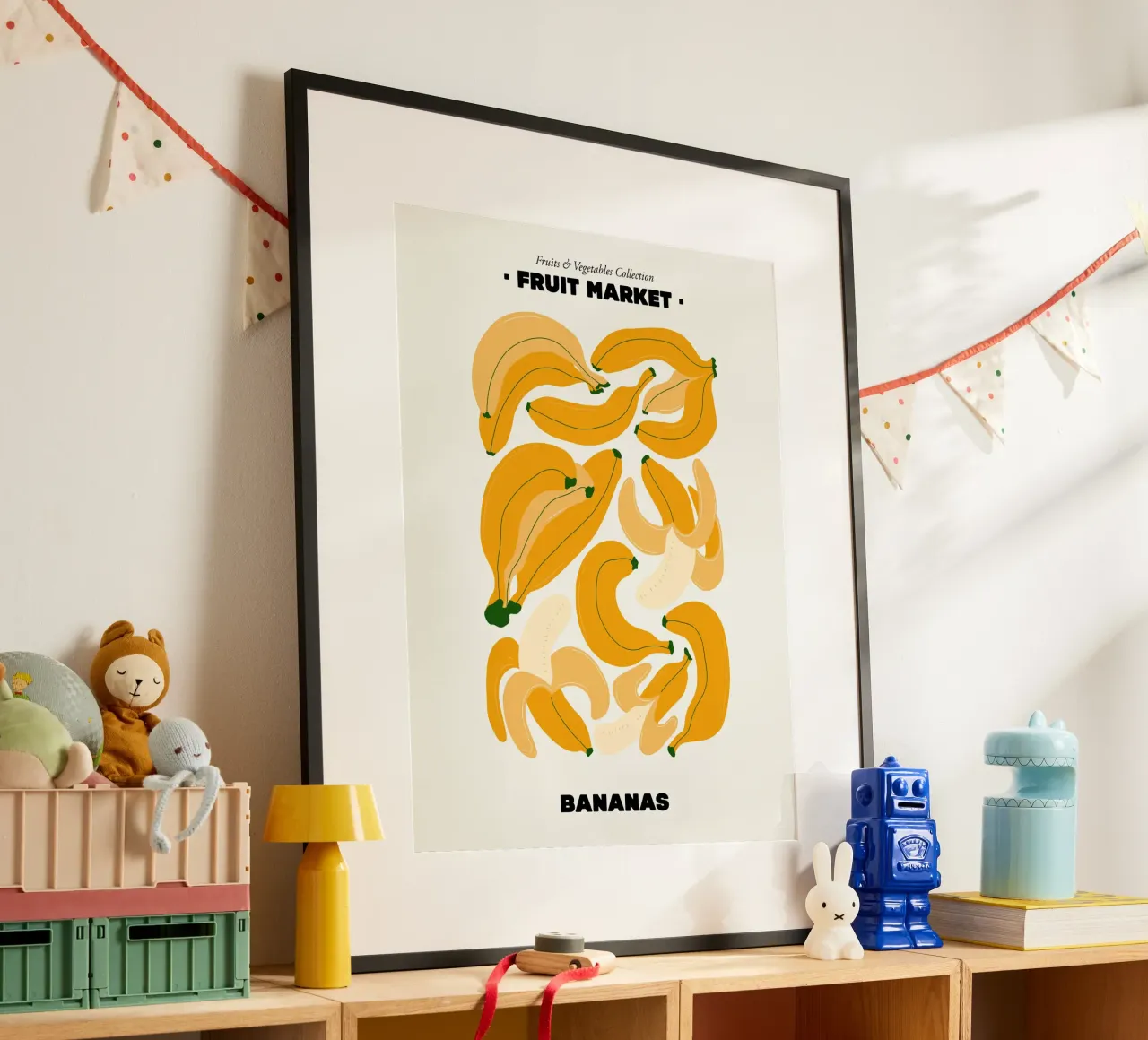 Il mercato della frutta, illustrazione delle banane poster con telaio in legno da Peaches Art Prints