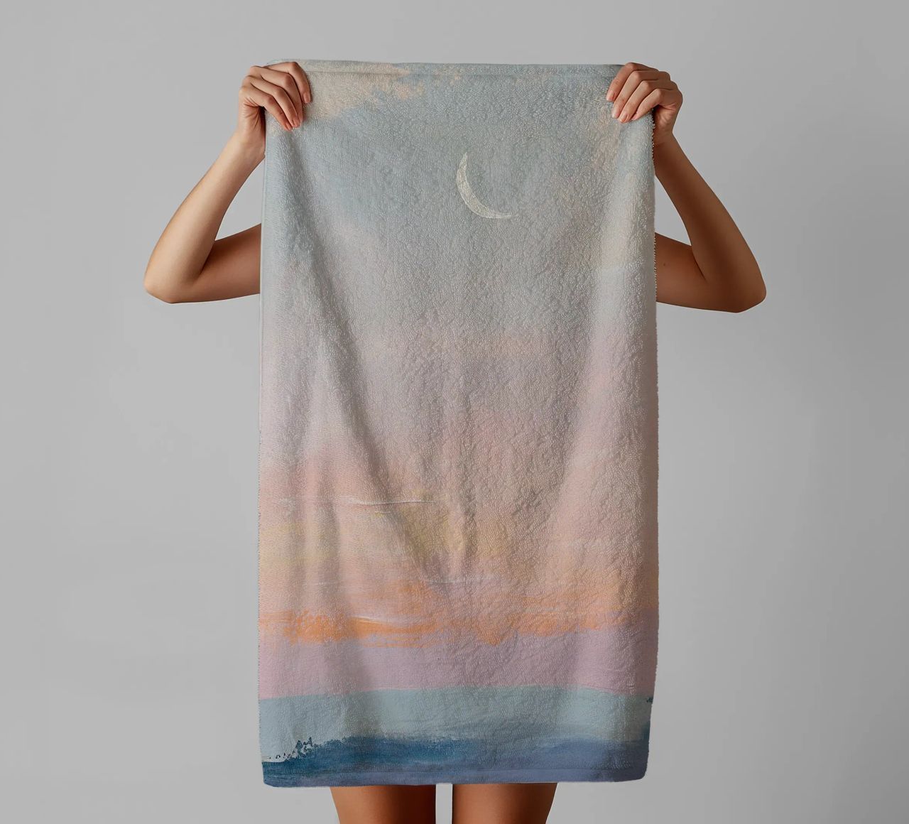Mond Pastell Minimalismus Abstrakt Handtuch von Euphoria Theresa