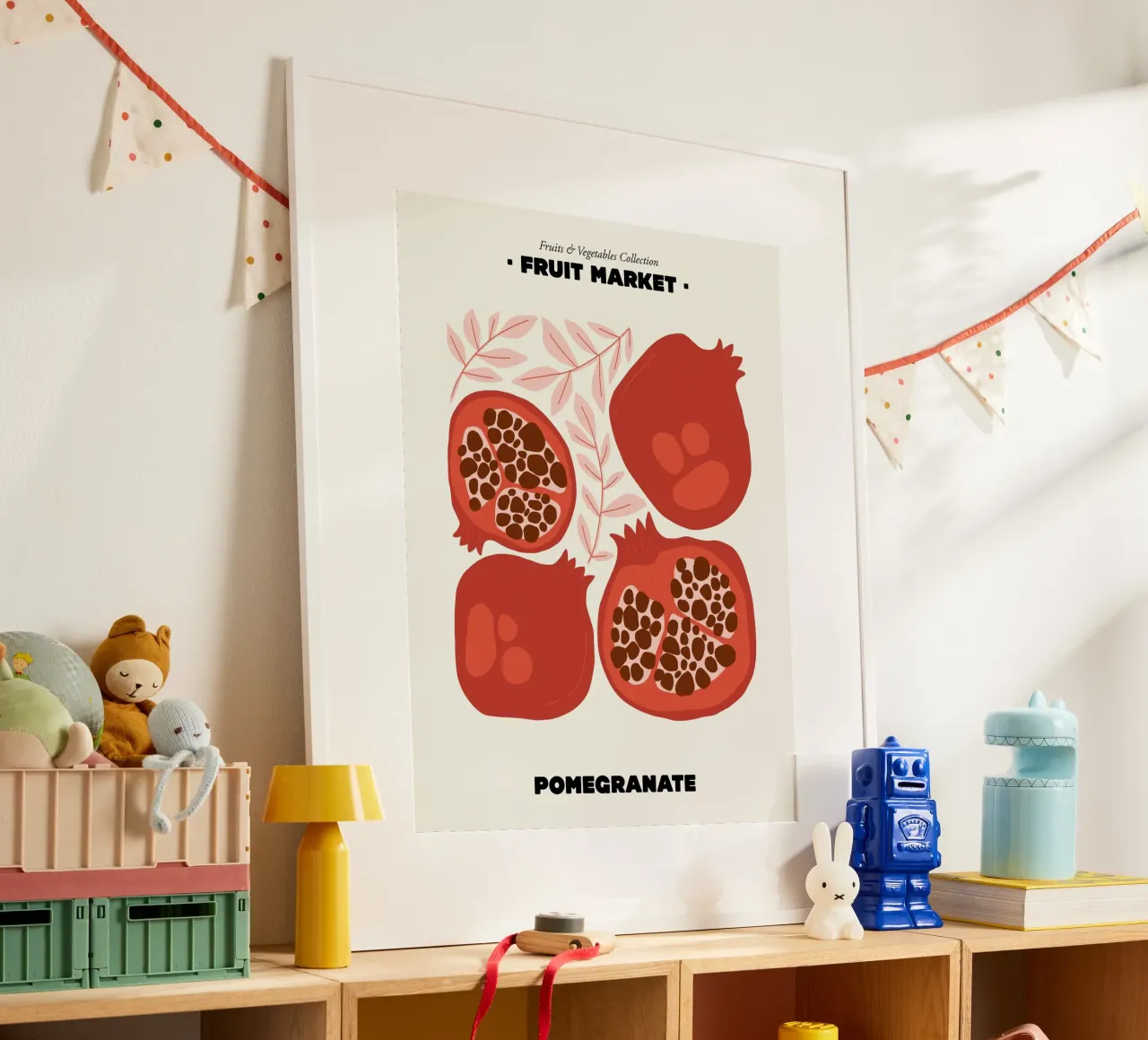 Der Obstmarkt, Granatapfel Illustration maximalist Poster mit Holzrahmen von Peaches Art Prints