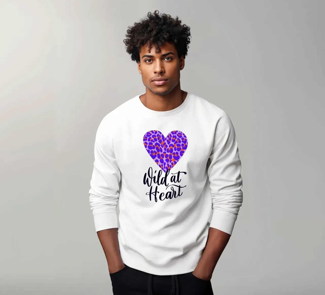 Corazón salvaje. Caligrafía a pincel con estampado leo sudadera de CalliLetters