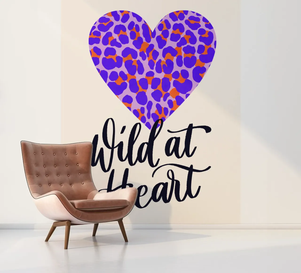 Wild at Heart (sauvage au cœur). Brush calligraphie avec motif imprimé Léo papier peint photo de CalliLetters
