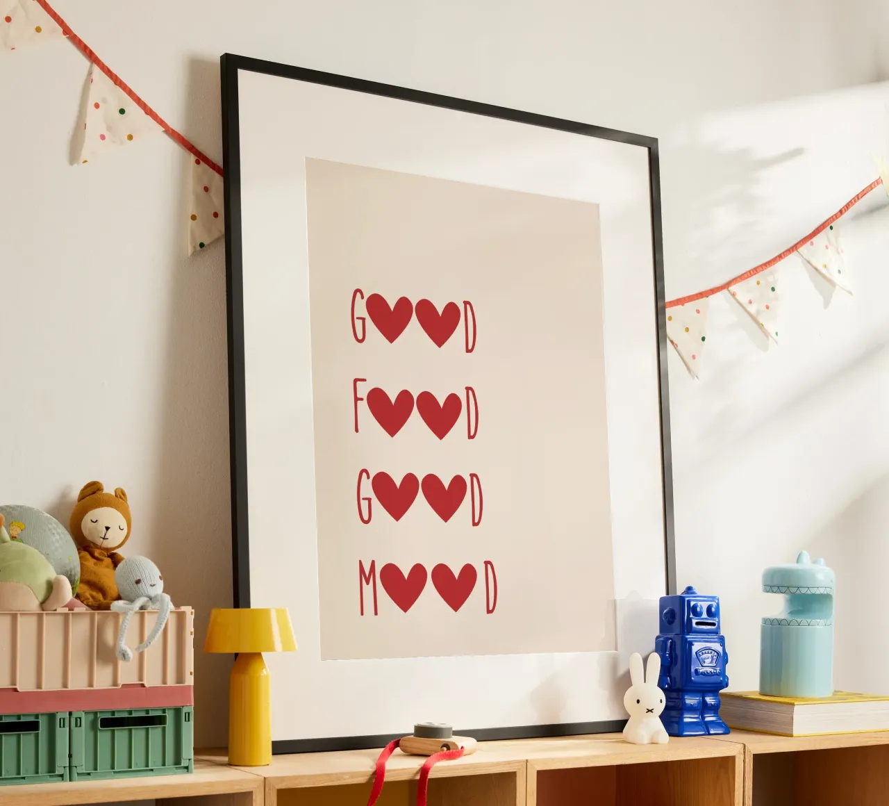Buon cibo, buon umore - Citazione con cuori rosa rosso poster con telaio in plastica da Peaches Art Prints