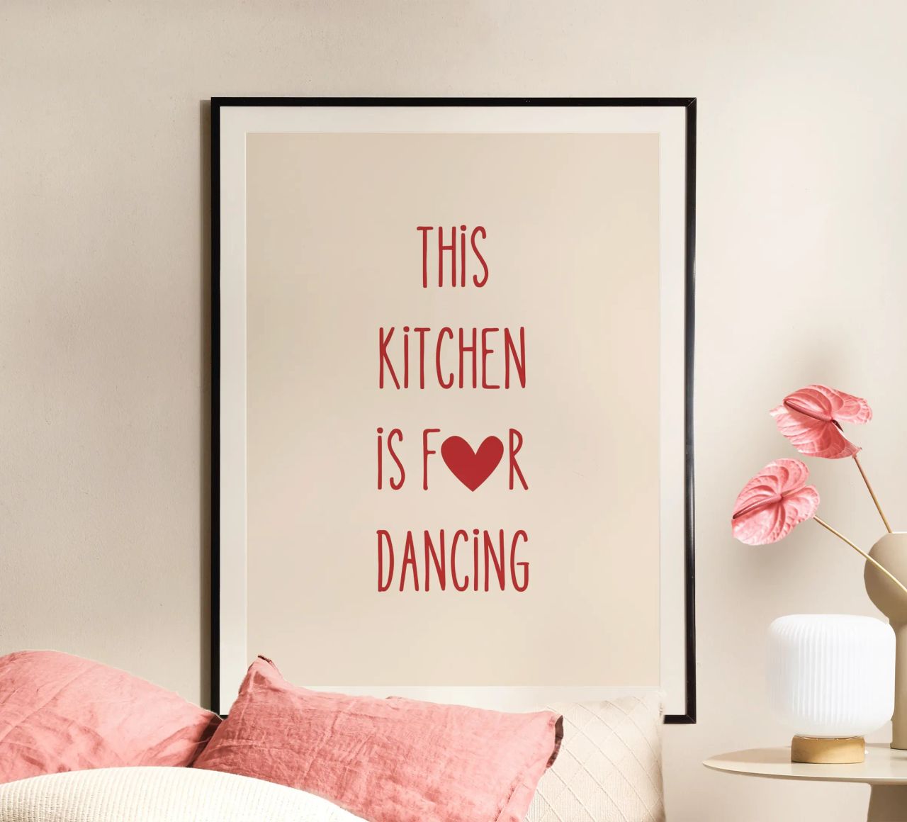 Diese Küche ist zum Tanzen da - Küchenkunst in Rot Poster von Peaches Art Prints