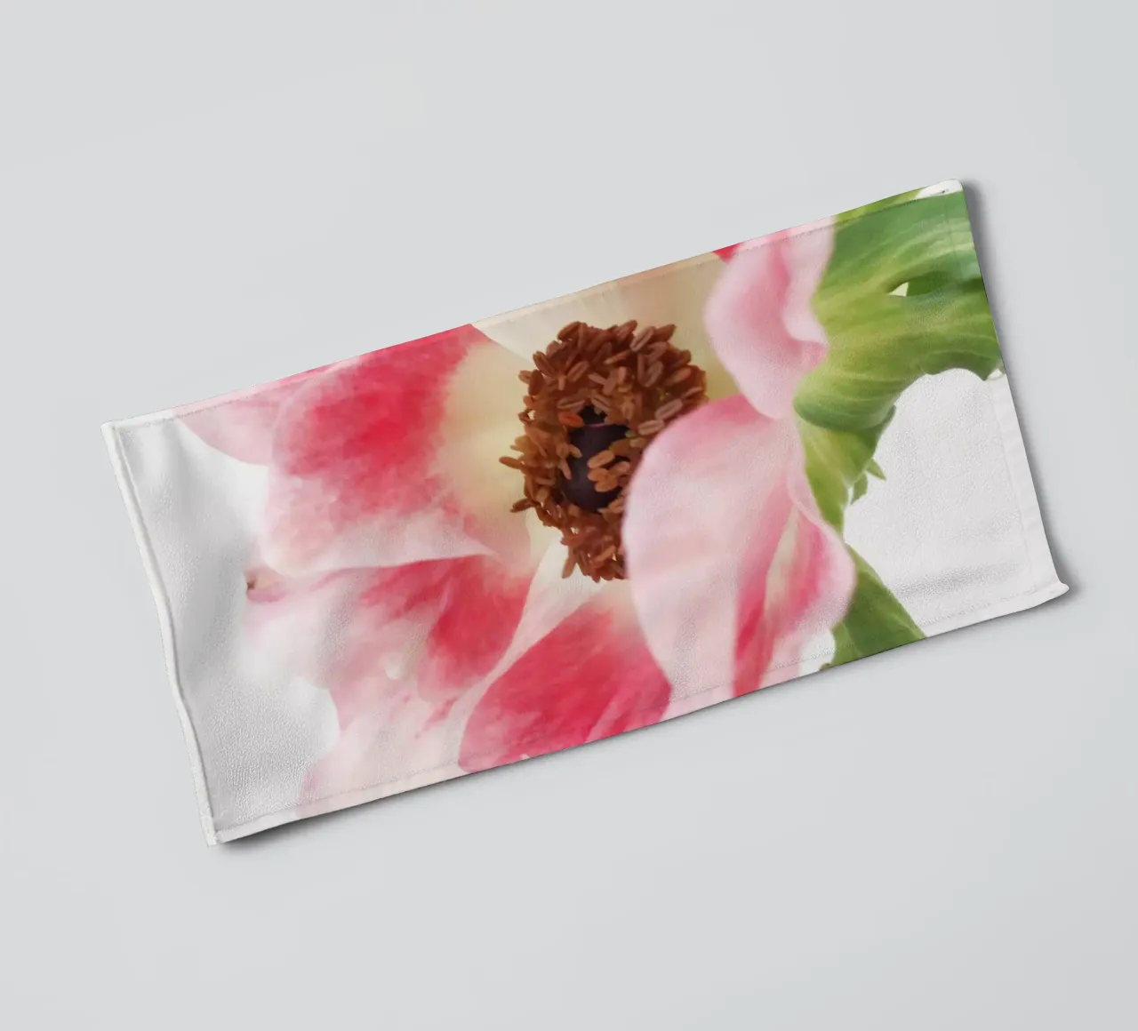 Anemone rosa II asciugamano da bagno da Cassia Beck Photography