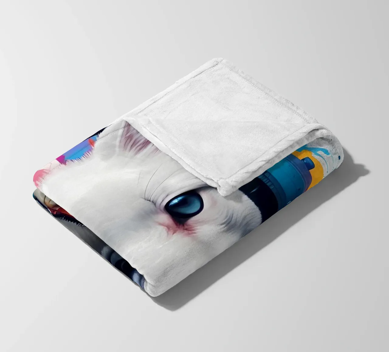 Bébé fox blanc dans un casque d'écoute plaid polaire de MakArena