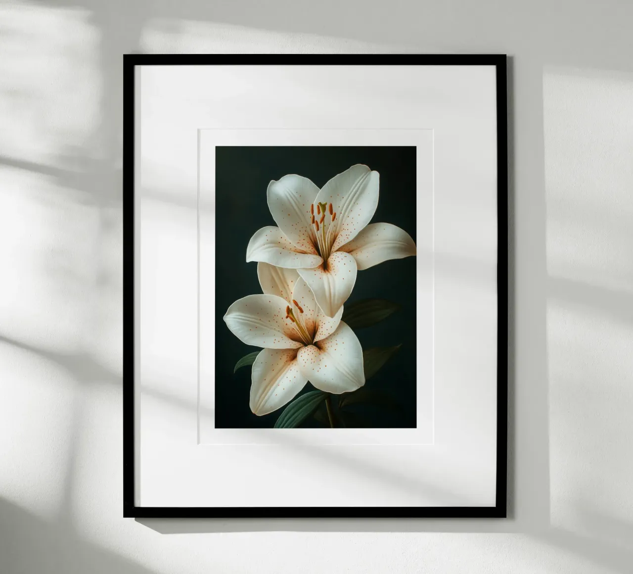 Eleganti gigli bianchi poster con telaio in plastica da Flora & Horizon