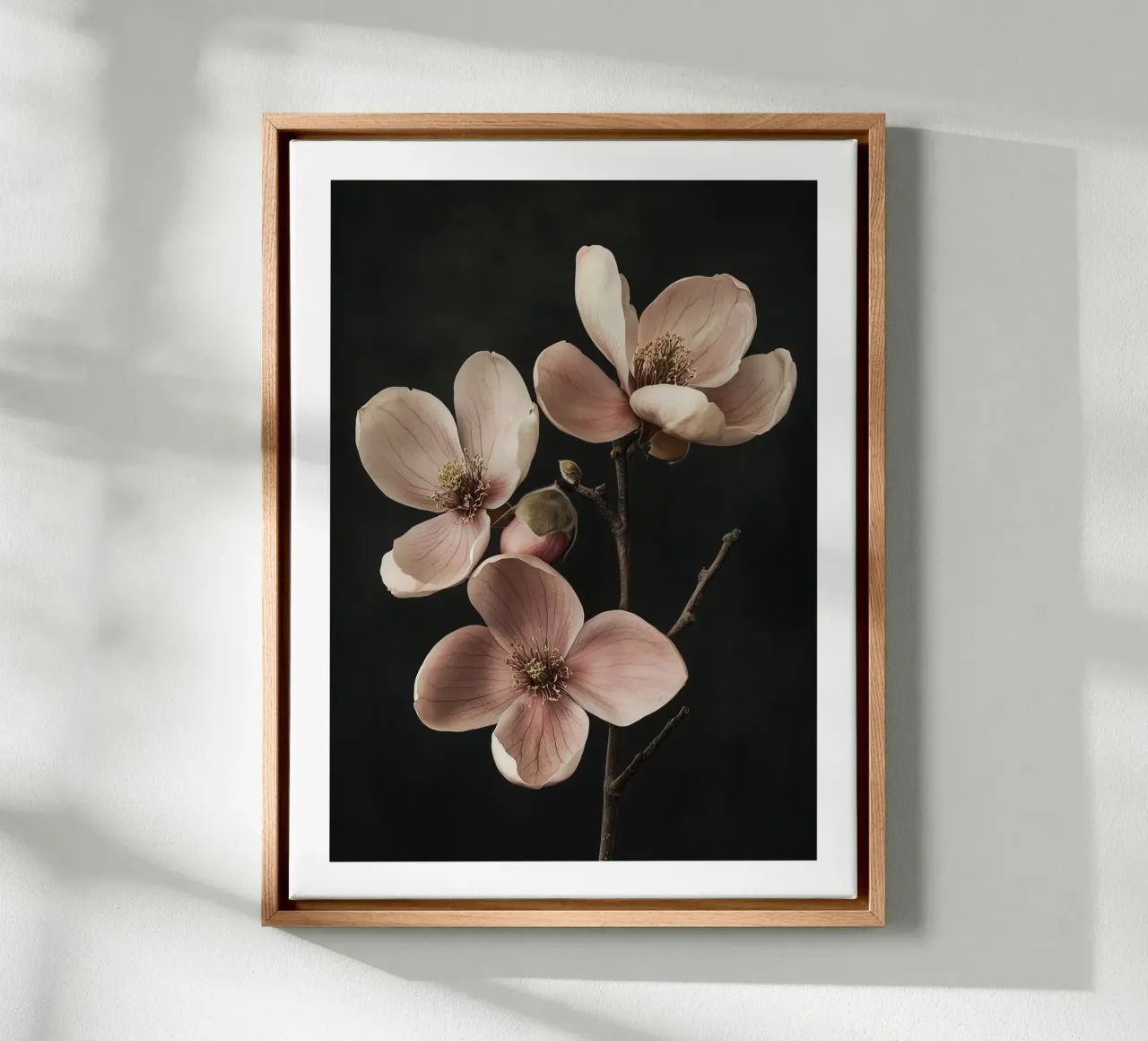 Magnolia in fiore tela con Cornice a cassetta da Flora & Horizon
