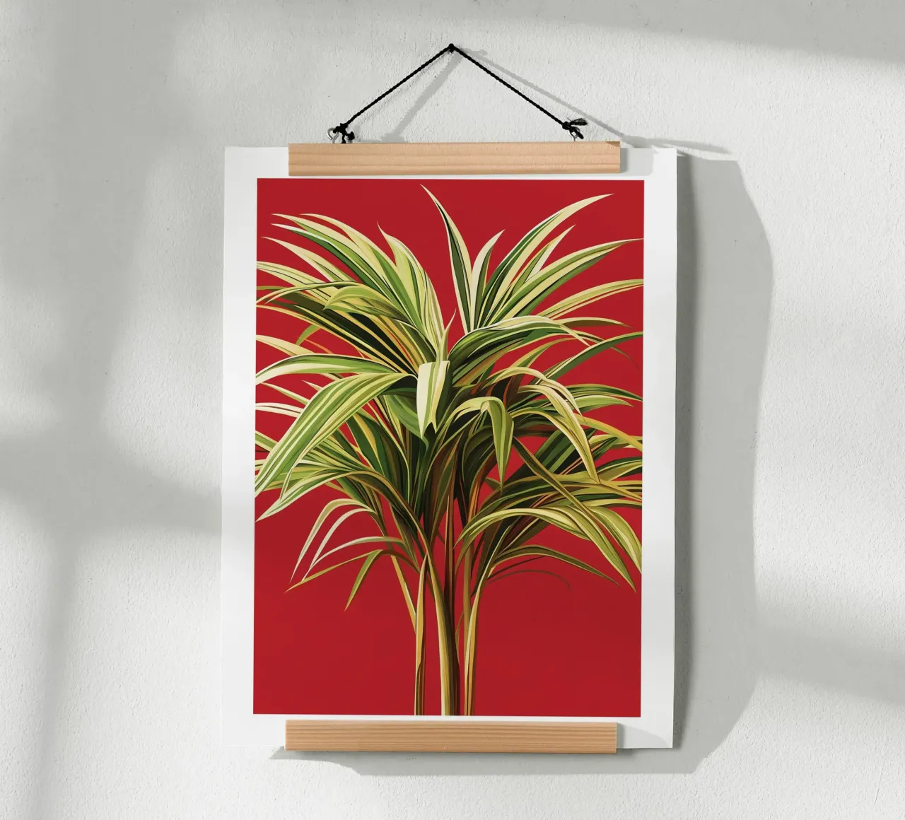 Pianta tropicale su sfondo rosso poster con telaio in legno da Flora & Horizon