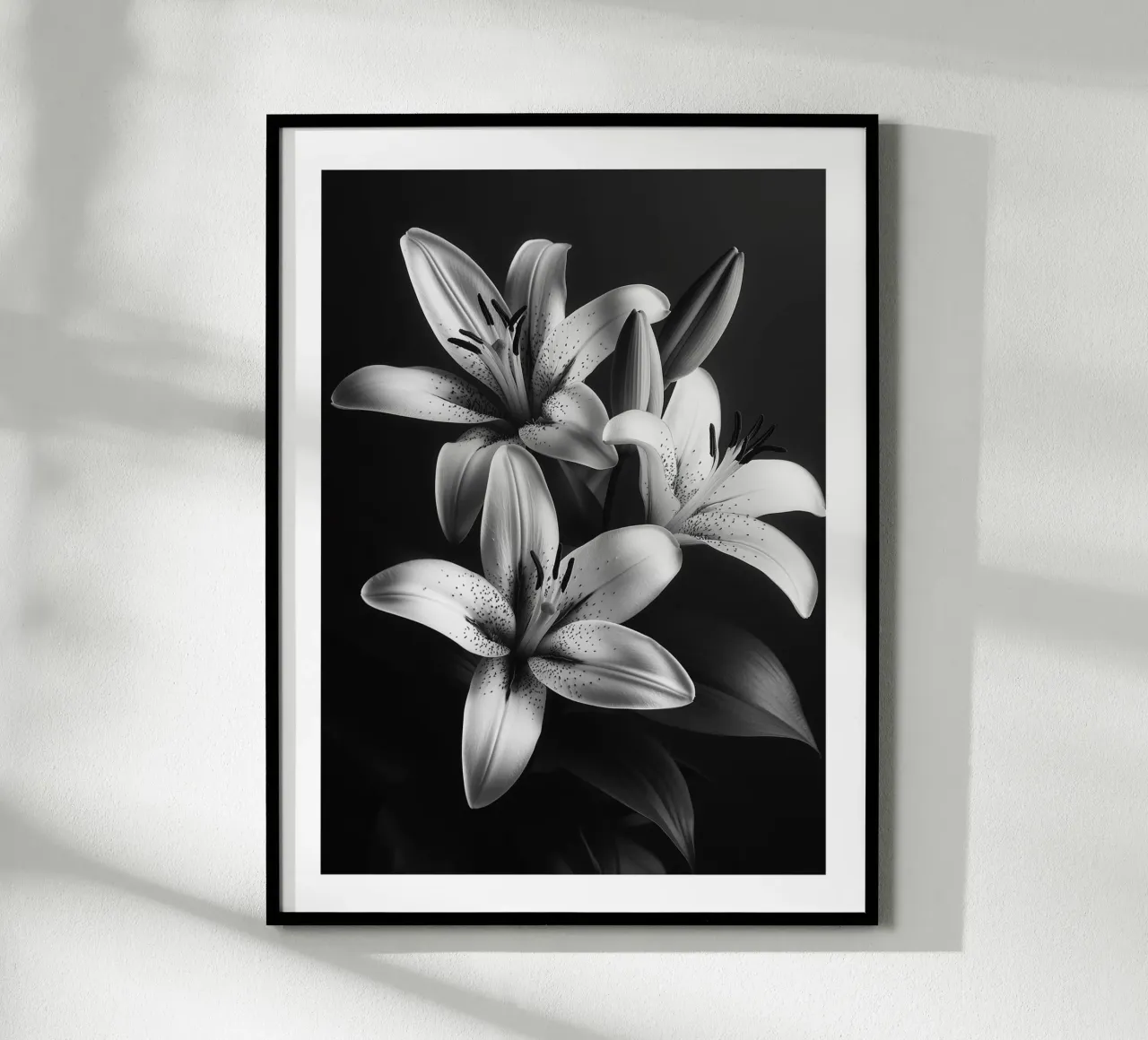 Gigli in bianco e nero poster da Flora & Horizon
