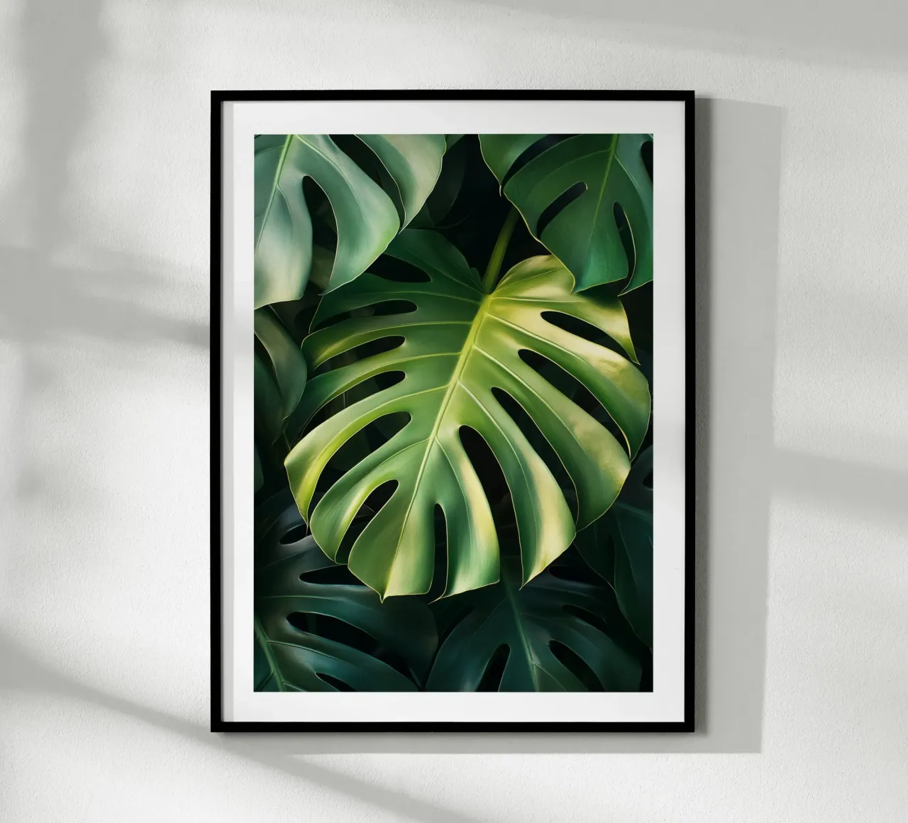 Foglie di Monstera poster con telaio in legno da Flora & Horizon