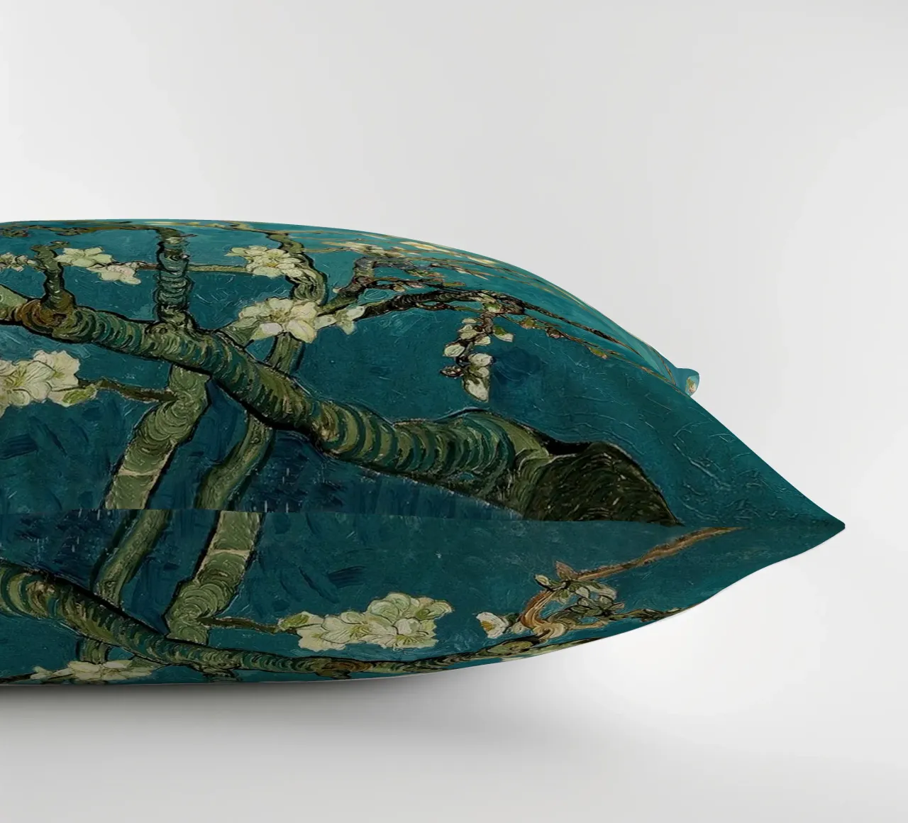 Vincent van Gogh - Mandorlo in fiore cuscino da William Store