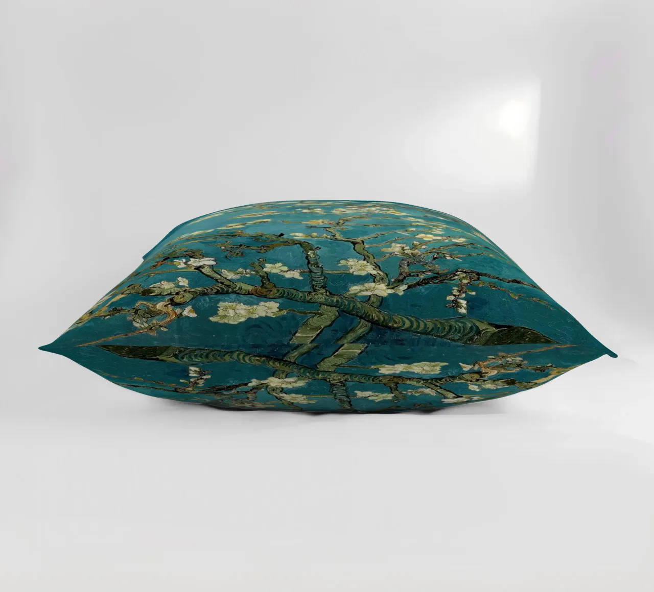Vincent van Gogh - Mandorlo in fiore cuscino da William Store