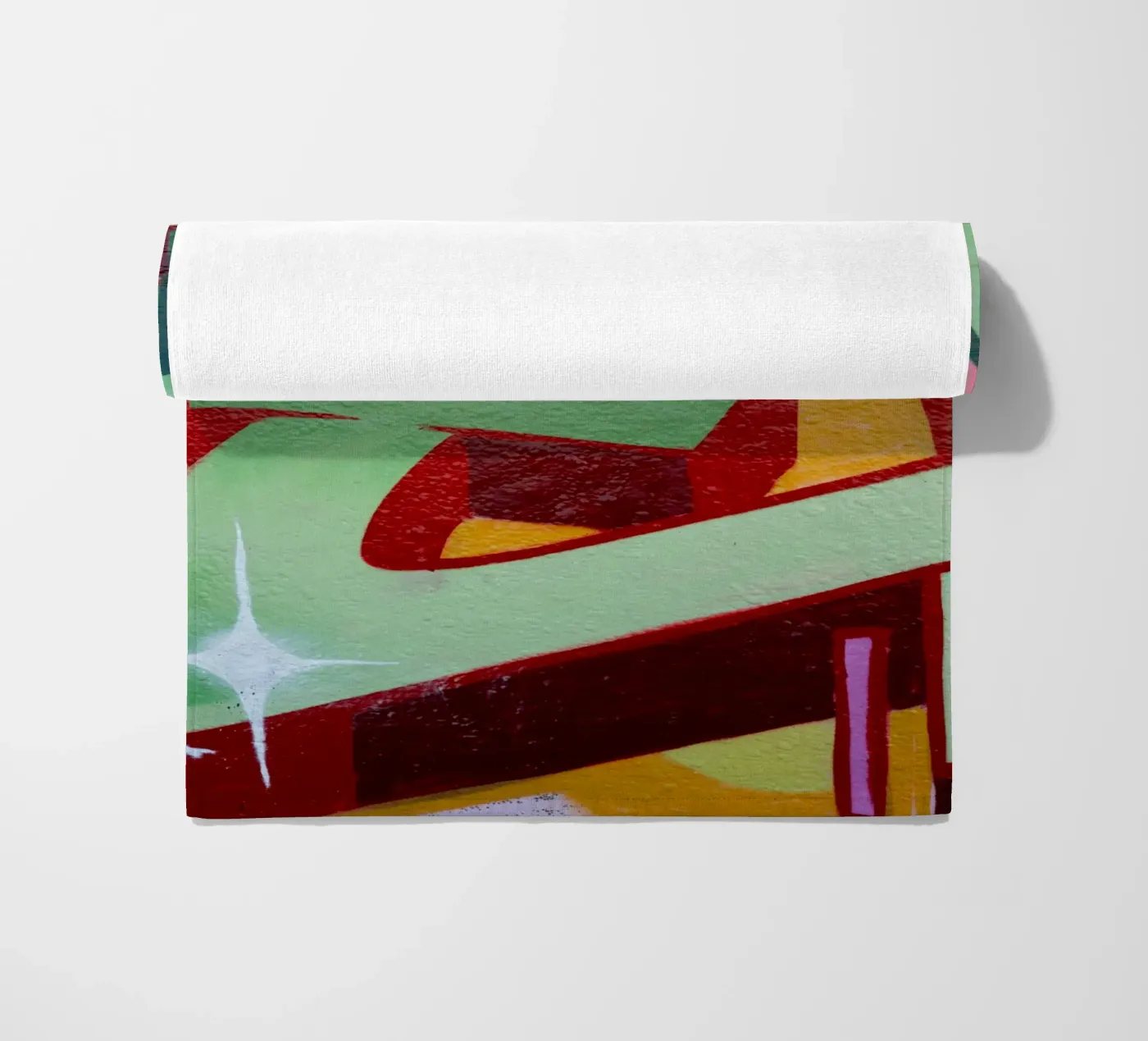 Graffiti E strandhanddoek van Jonas Klein