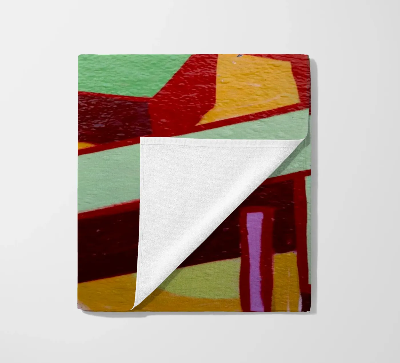 Graffiti E strandhanddoek van Jonas Klein