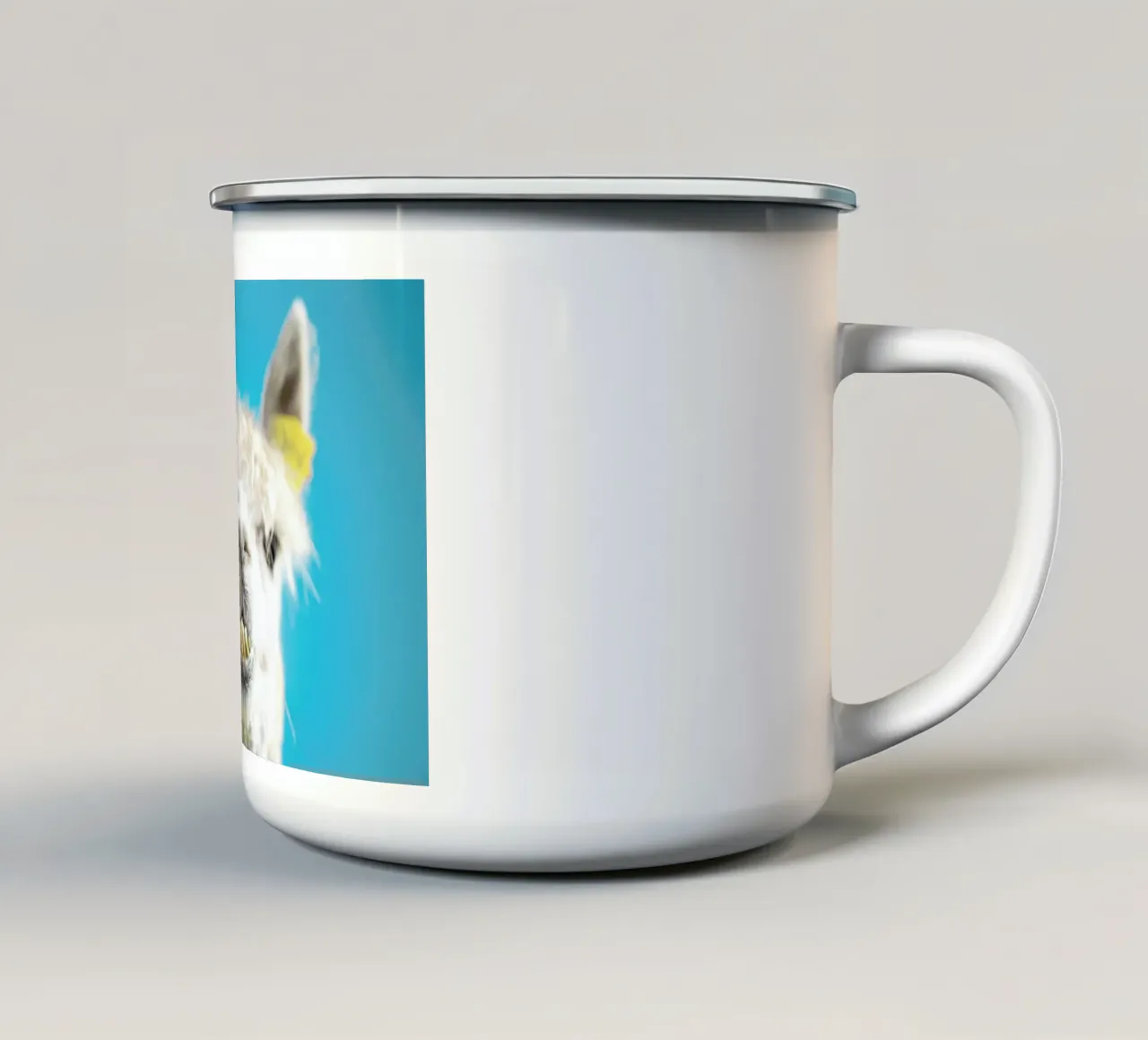 Larry tazza in smalto da Charlotte Curd