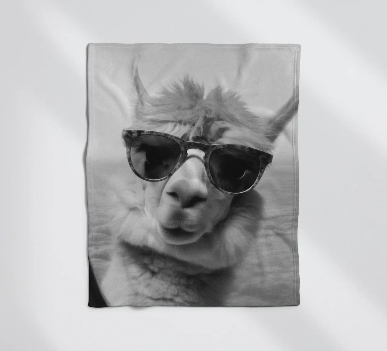 Funny Llama Square coperta in pile da Dagmar Pels