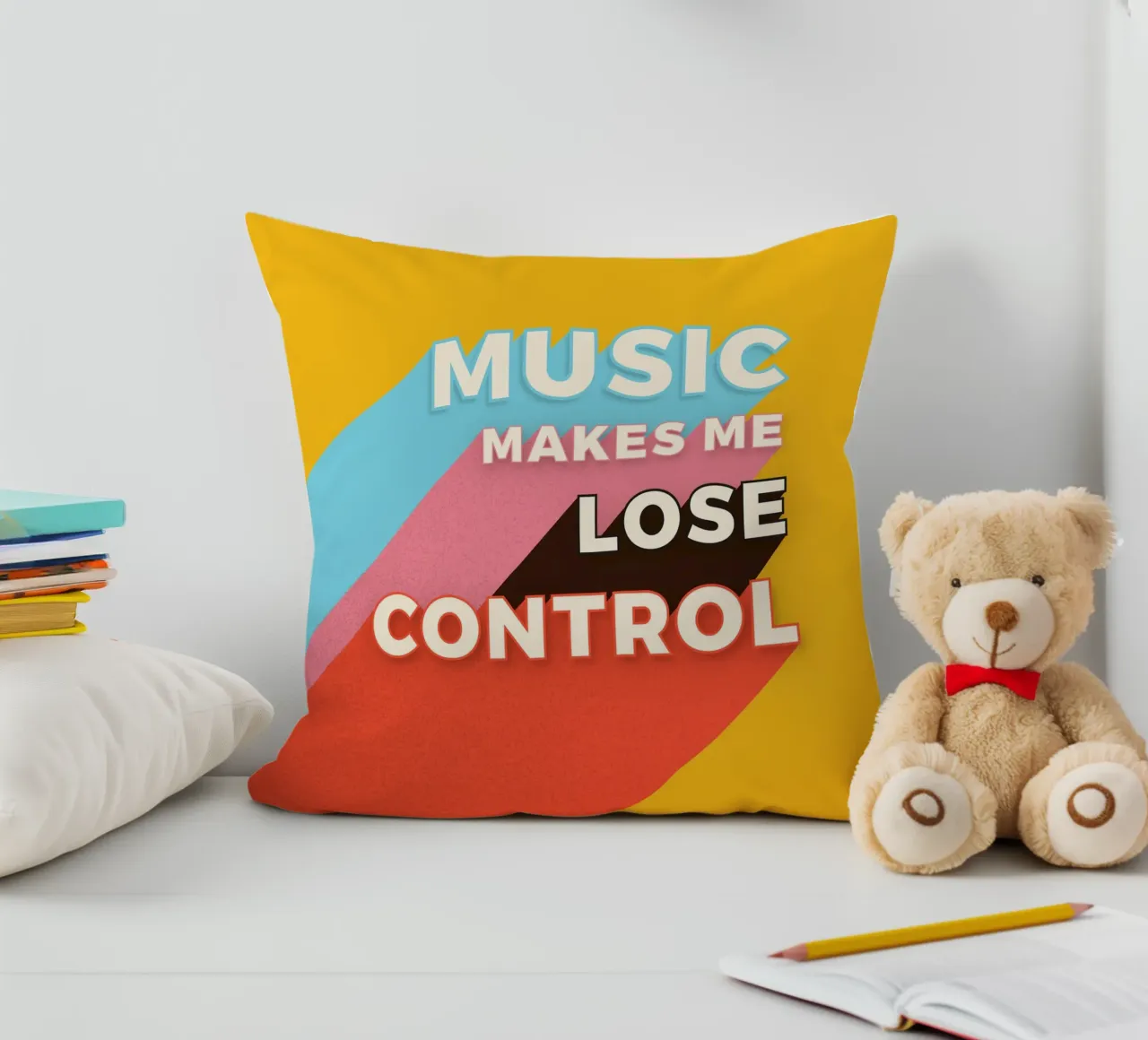 Music Makes Me Lose Control – Bold Retro Typography cuscino da showmemars