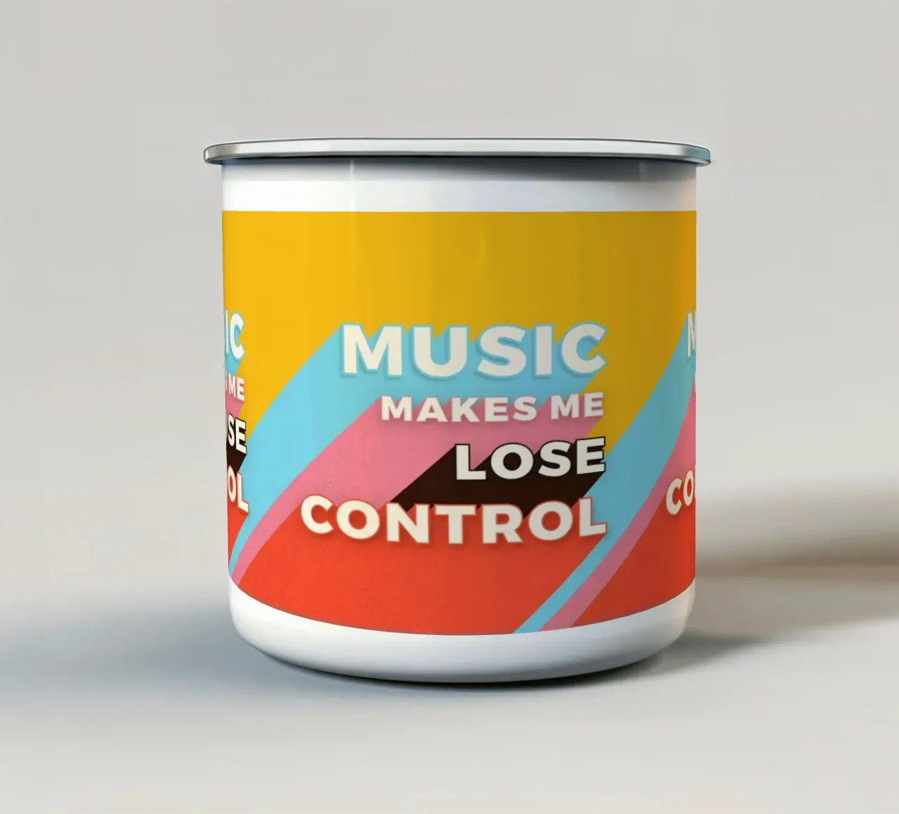 Music Makes Me Lose Control – Bold Retro Typography tazza in smalto da showmemars