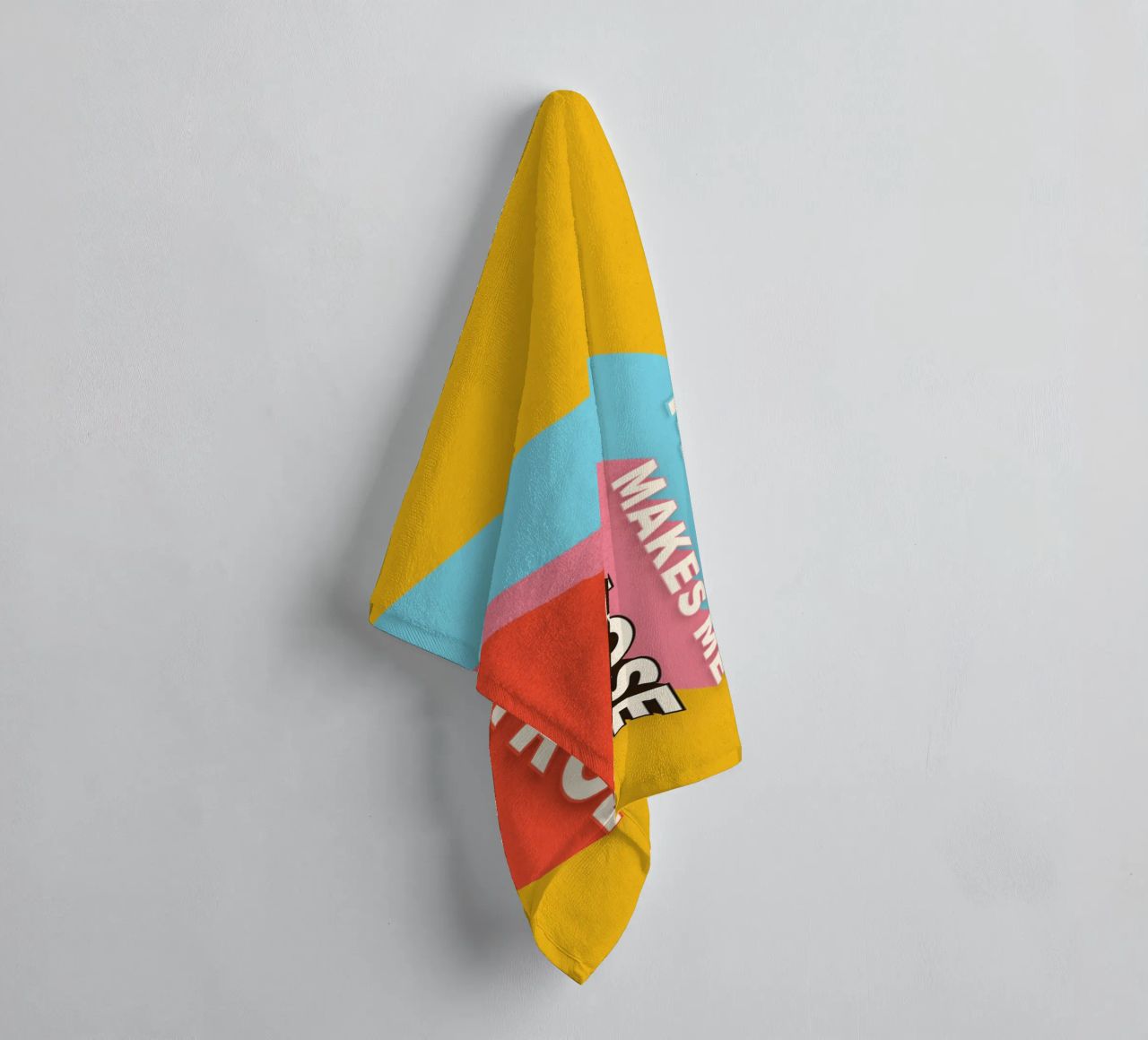Music Makes Me Lose Control – Bold Retro Typography asciugamano da bagno da showmemars