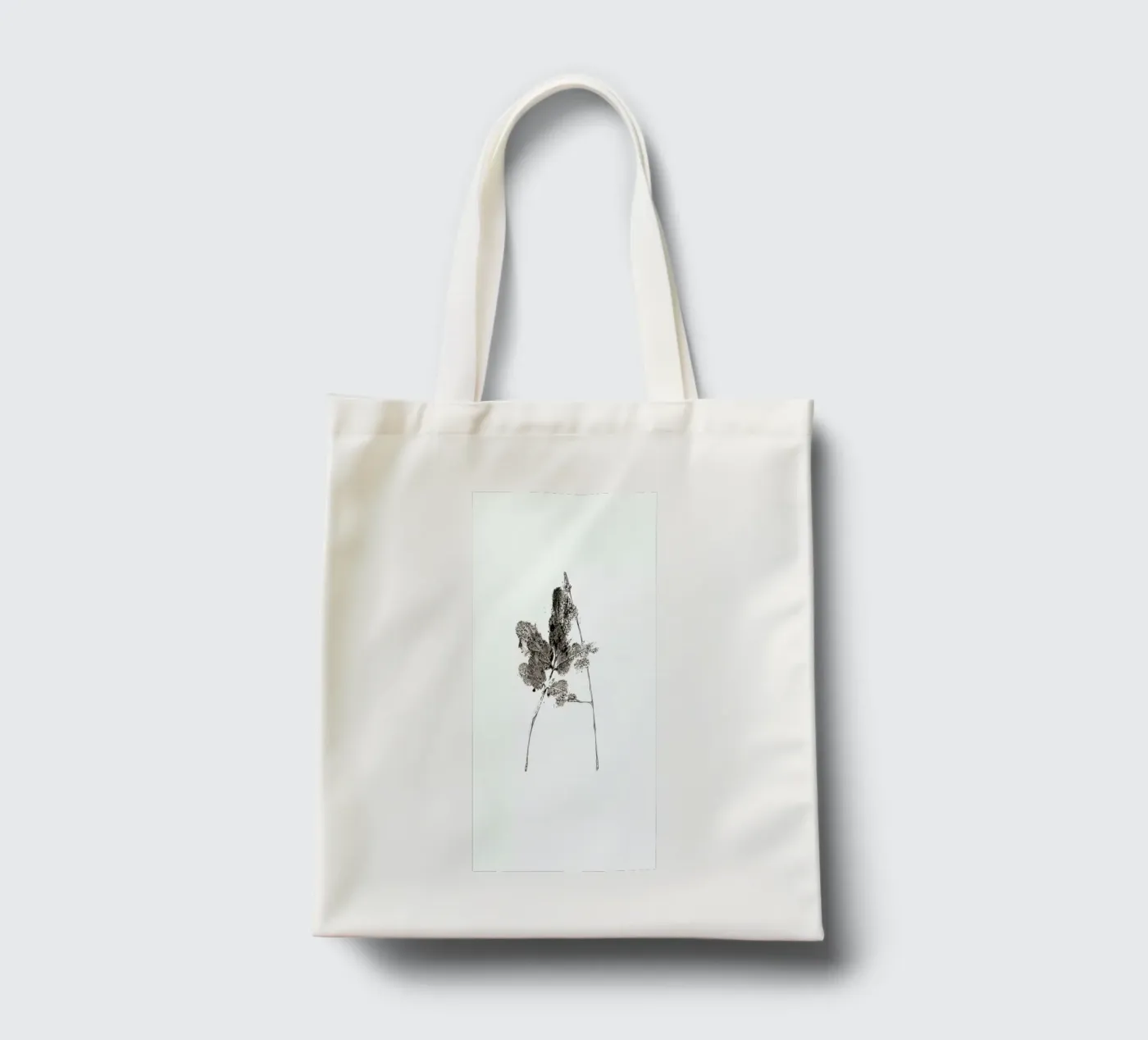 A tote bag by Marina Guiu Almenara