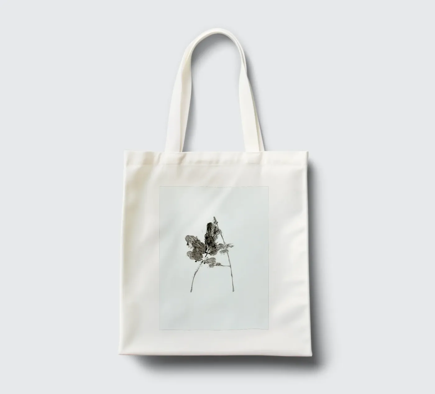 A tote bag by Marina Guiu Almenara