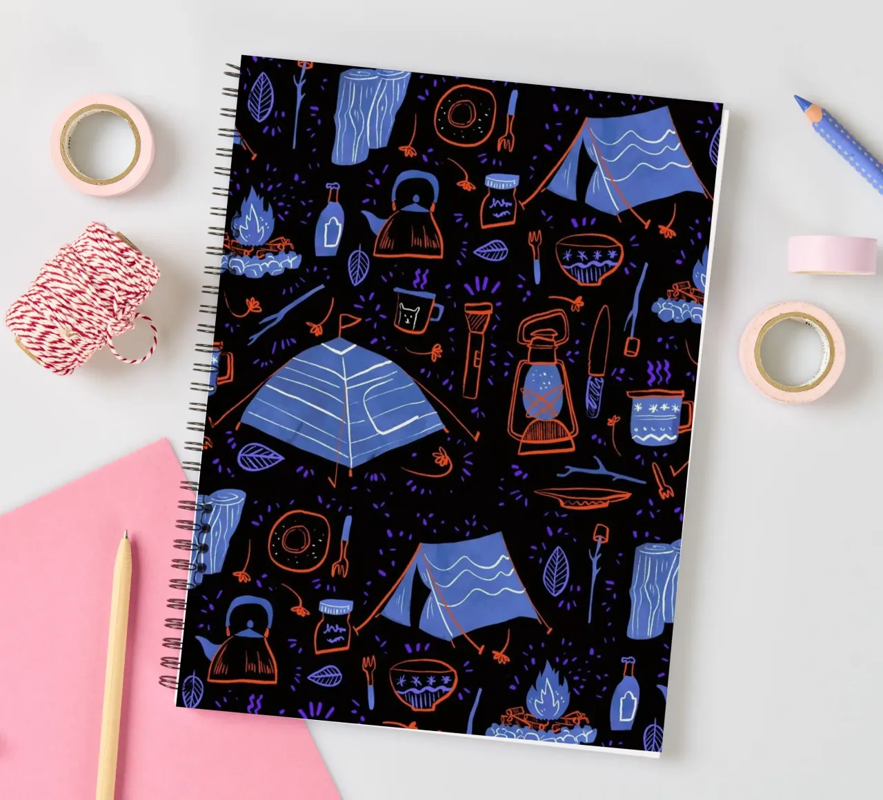 Camping, Nighttime carnet à spirale de Moira Scicluna Zahra