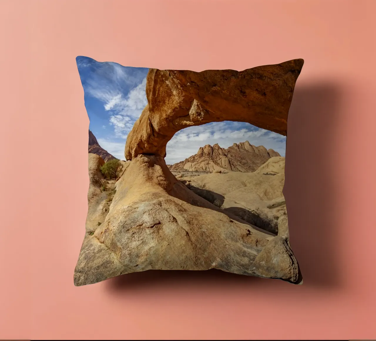Felsboge n Spitzkoppe, Namibia cuscino da Reisefotografie - Bilder aus aller Welt