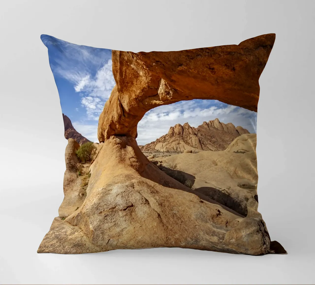 Felsboge n Spitzkoppe, Namibia cuscino da Reisefotografie - Bilder aus aller Welt