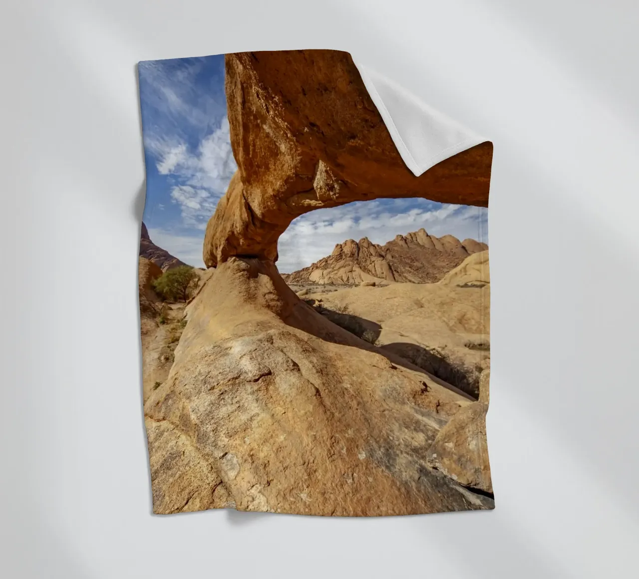 Felsboge n Spitzkoppe, Namibia coperta in pile da Reisefotografie - Bilder aus aller Welt