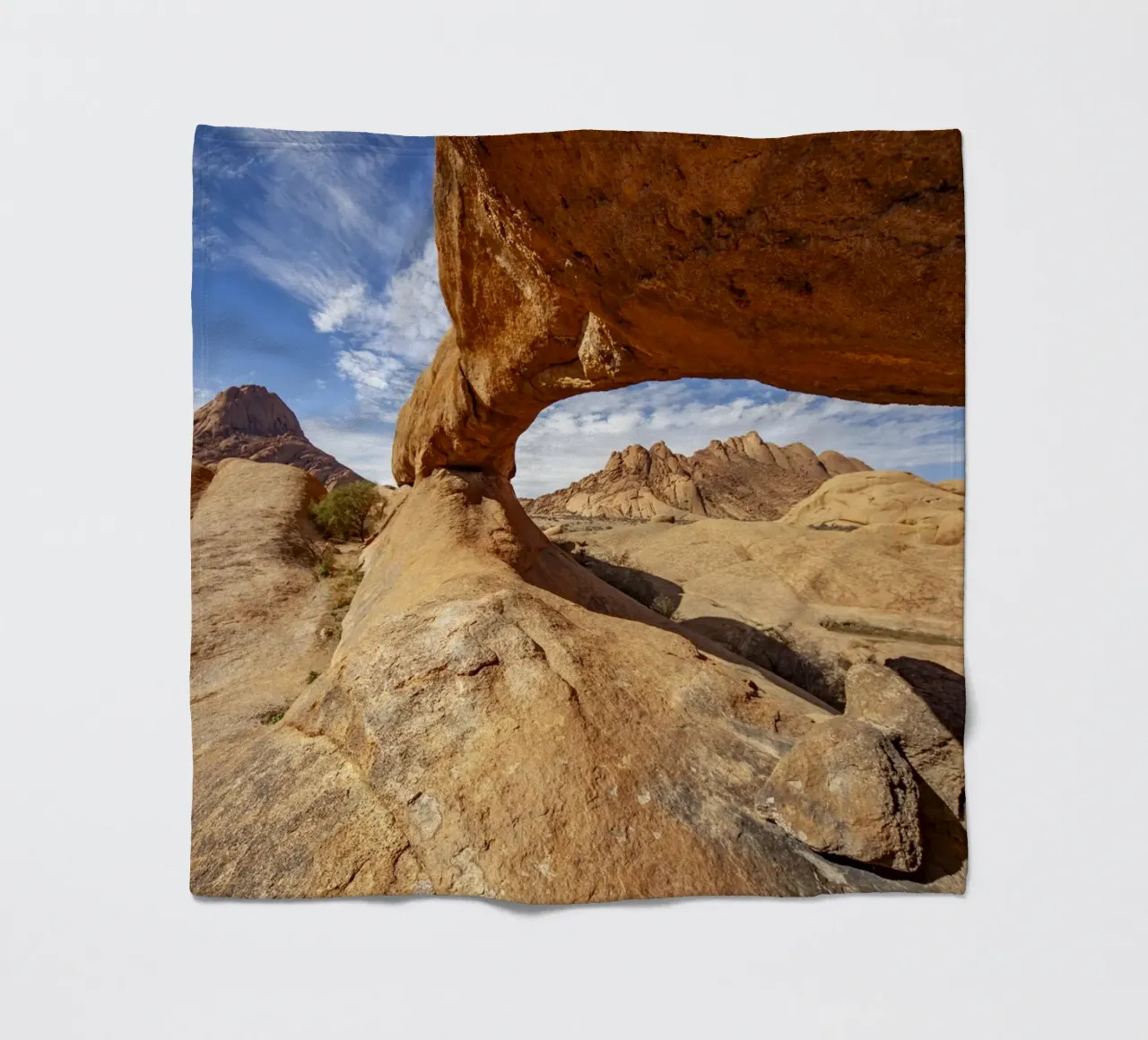 Felsboge n Spitzkoppe, Namibia coperta in pile da Reisefotografie - Bilder aus aller Welt