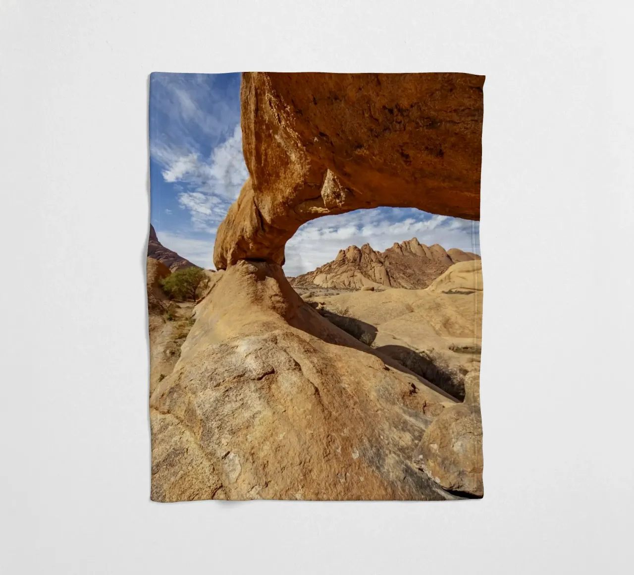Felsboge n Spitzkoppe, Namibia coperta in pile da Reisefotografie - Bilder aus aller Welt