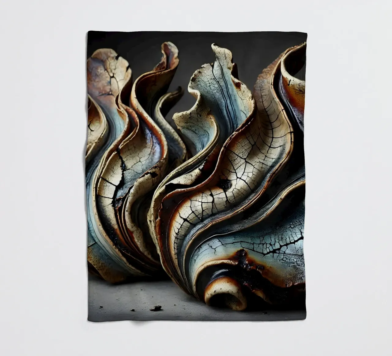 Sculture in ceramica: un linguaggio di design fluido coperta in pile da scHio