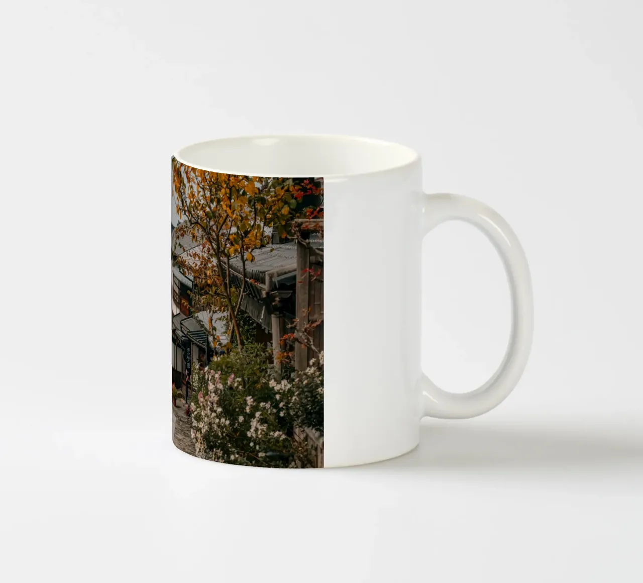 La città di Magome in Giappone tazza in ceramica da Marcel Bisig