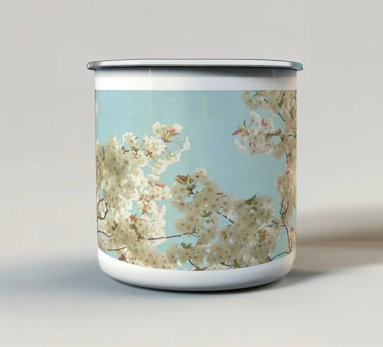 Fiori di primavera tazza in smalto da Cassia Beck Photography