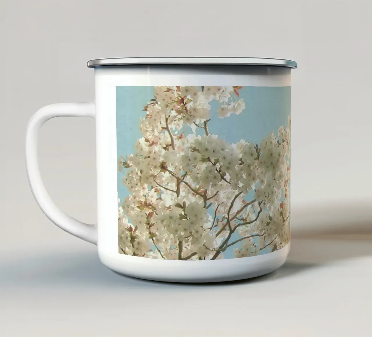 Fiori di primavera tazza in smalto da Cassia Beck Photography