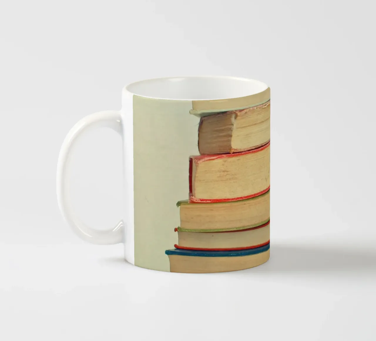 Pila di libri tazza in ceramica da Cassia Beck Photography