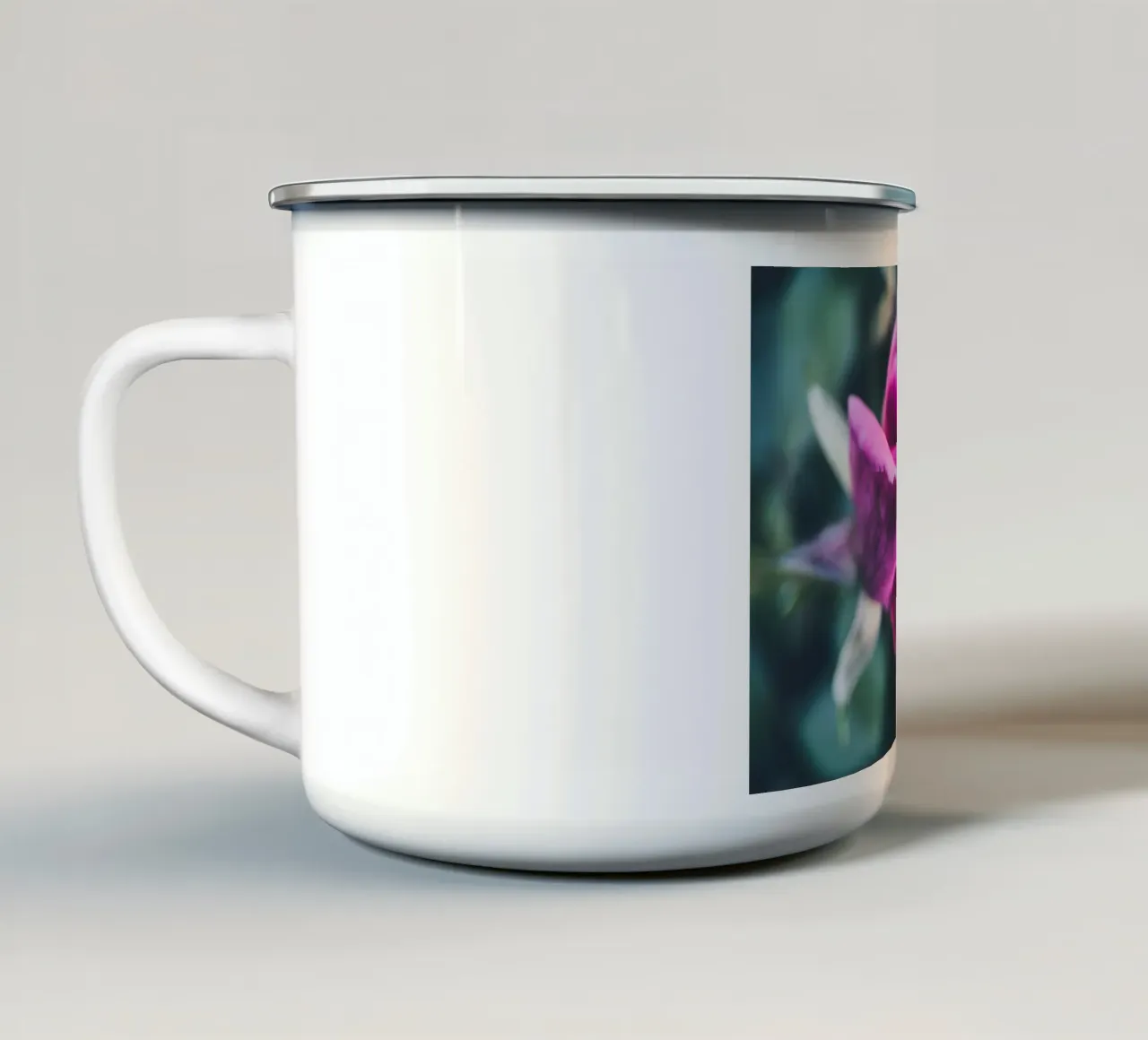 Pink Rose tazza in smalto da Flo Klein