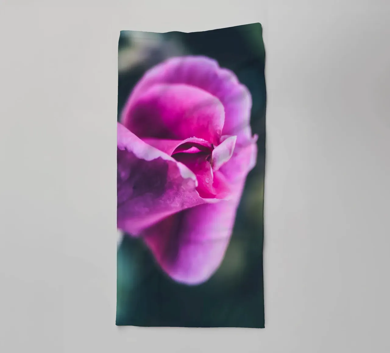 Pink Rose asciugamano da bagno da Flo Klein
