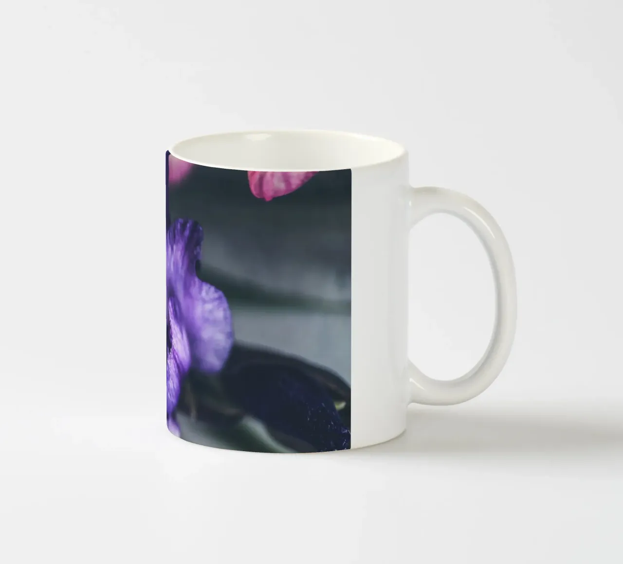 Lila Flower tazza in ceramica da Flo Klein