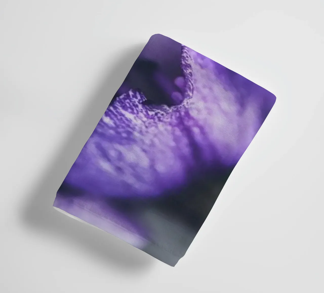 Lila Flower asciugamano da bagno da Flo Klein