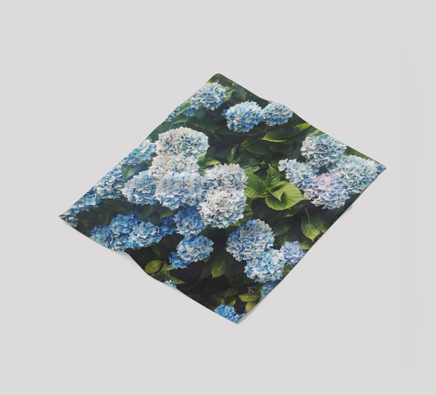 Blue Hydrangea fleecedeken van Cassia Beck Photography