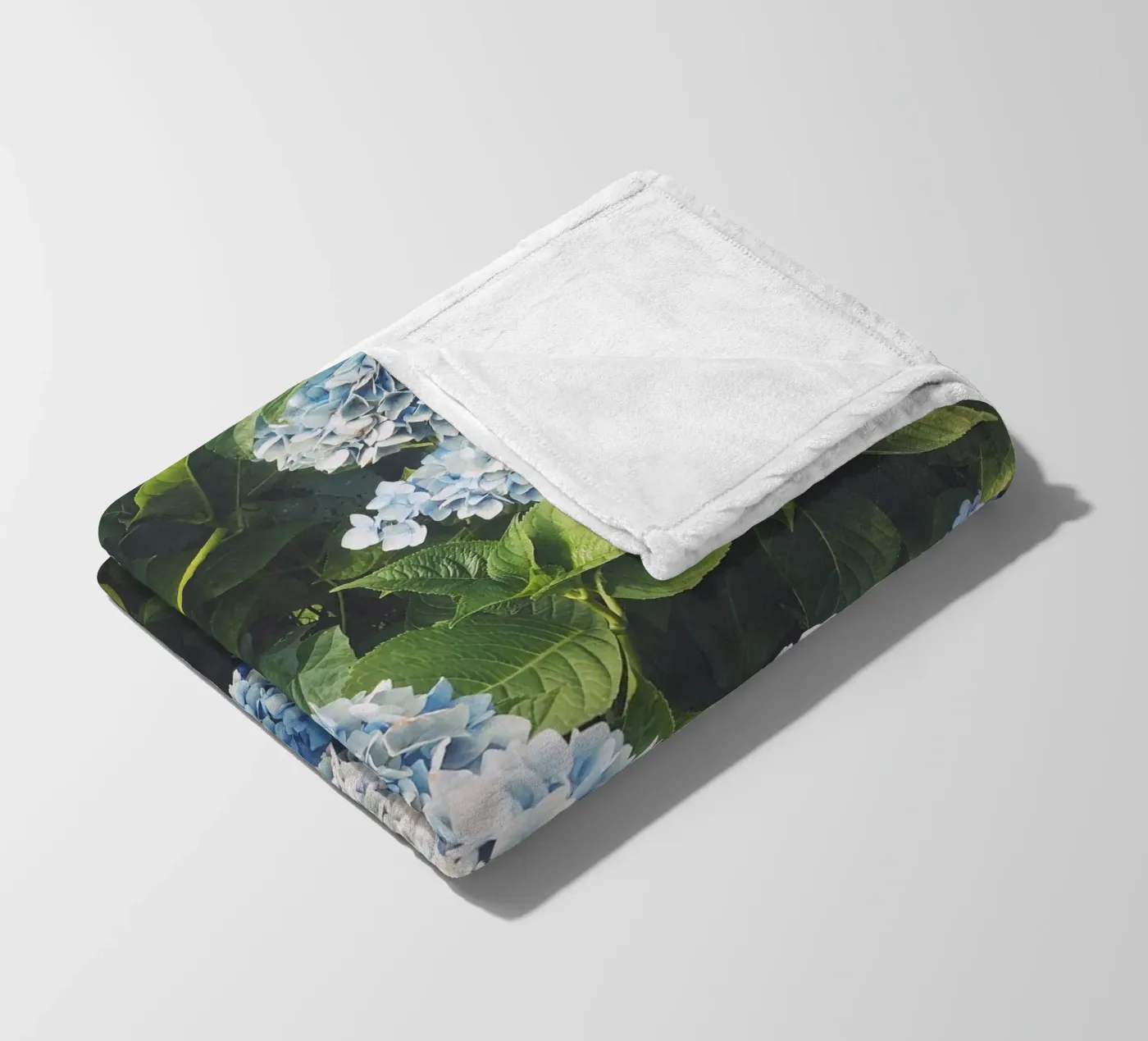 Blue Hydrangea fleecedeken van Cassia Beck Photography