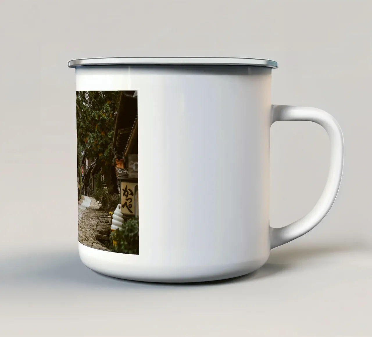 La città di Magome in Giappone tazza in smalto da Marcel Bisig