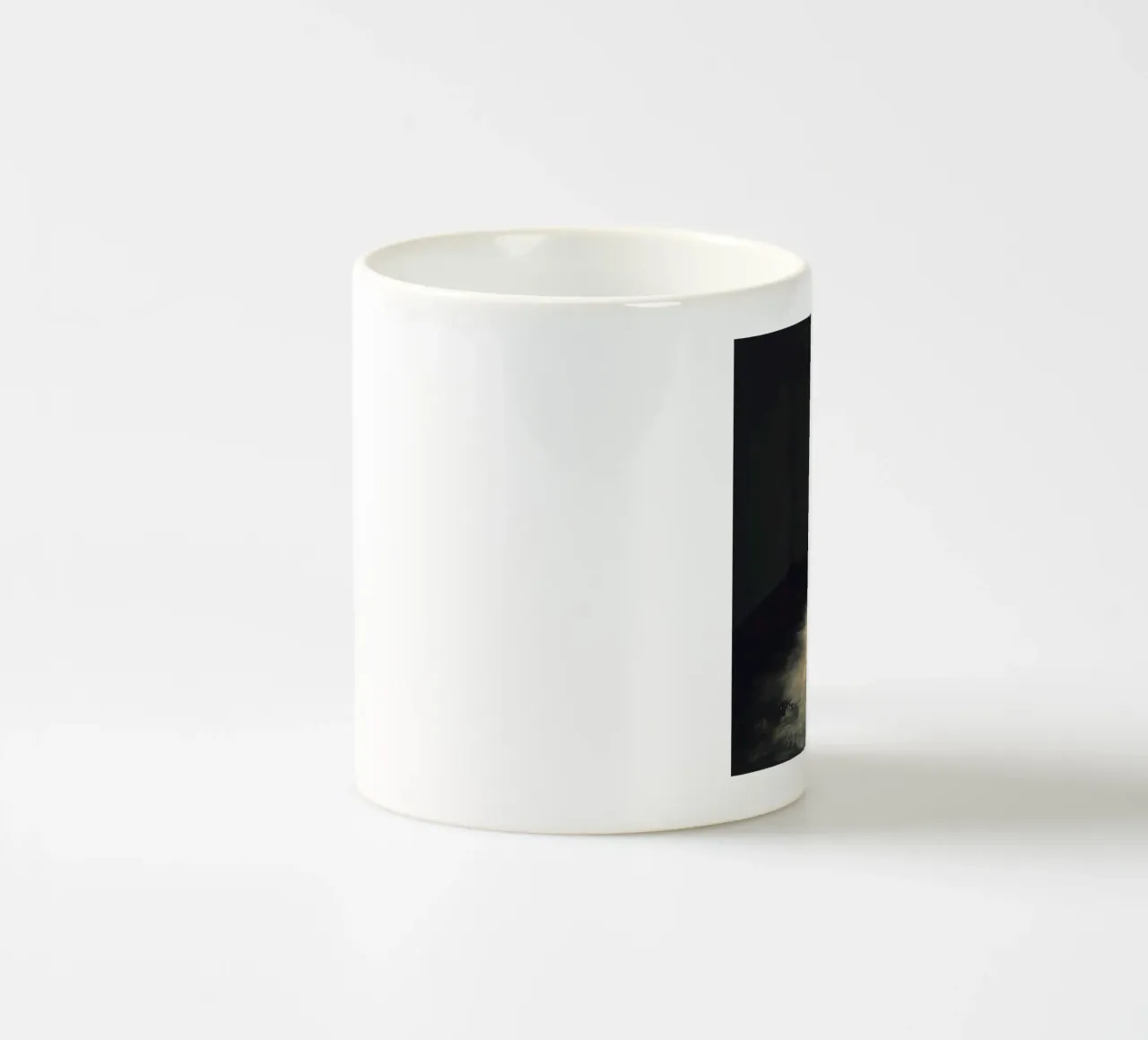 Misteriosa ragazza del manicomio tazza in ceramica da Synthaira