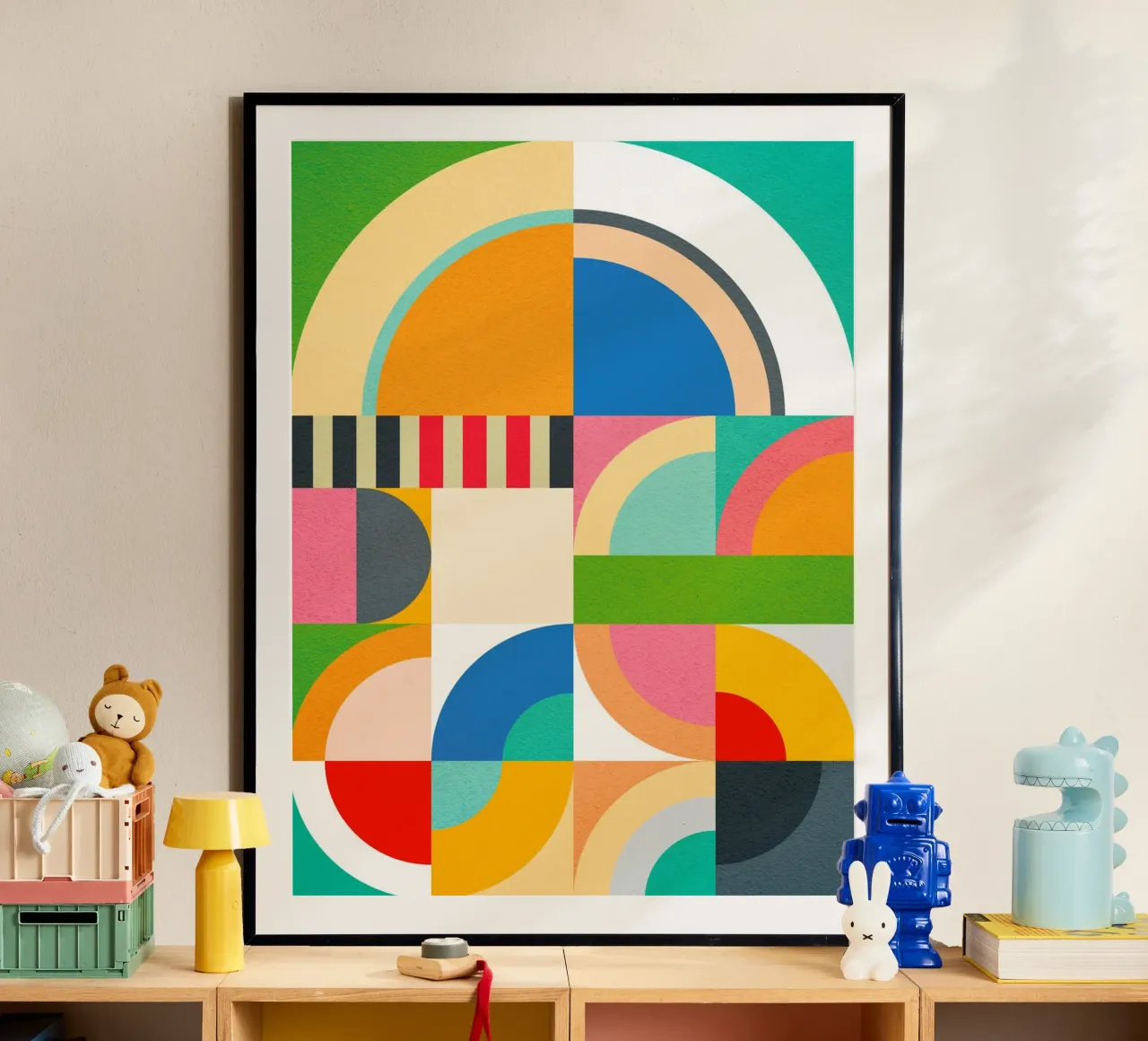 Geometria Bauhaus vivace e giocosa poster con telaio in alluminio da Dominique Vari Abstract